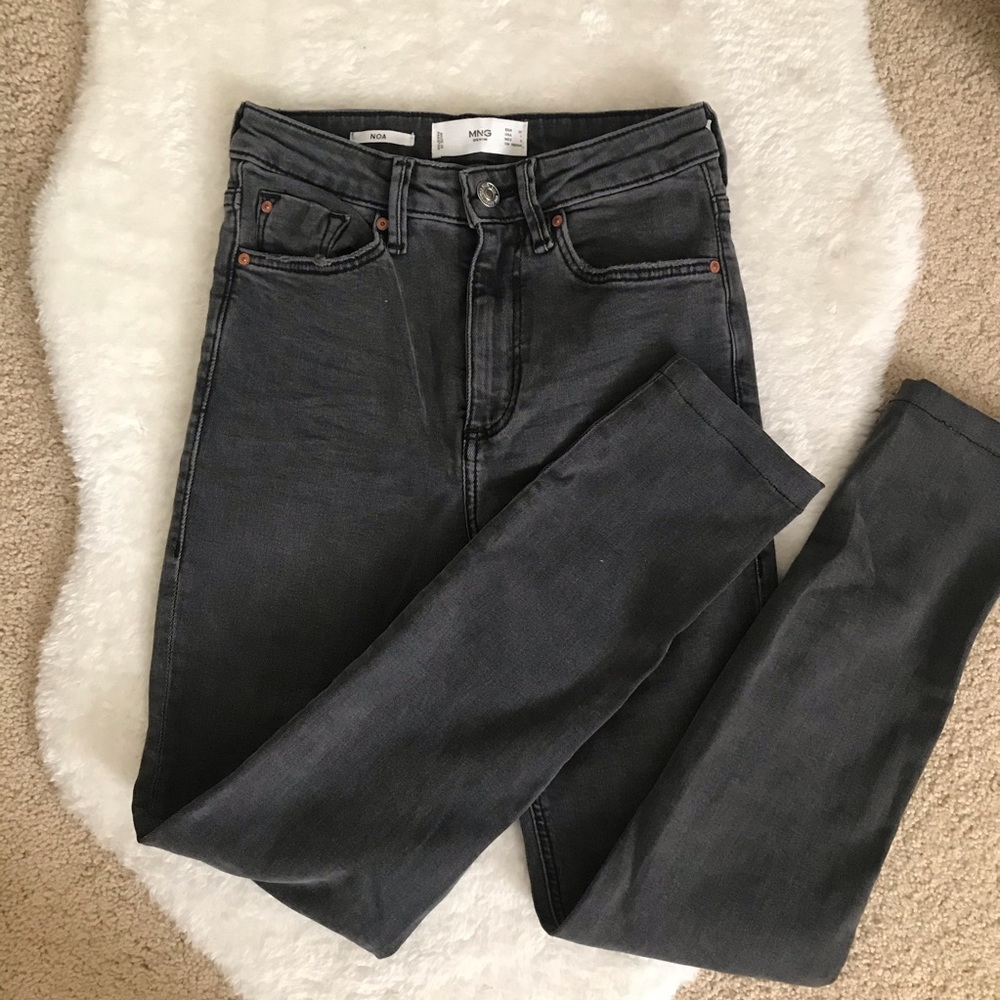 MANGO faded black jeans✨